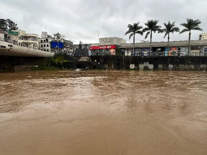 Quatro ficam desalojados e cinco desabrigados em Brusque