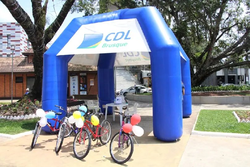 CDL Brusque realiza sorteio de bicicletas em alusão ao Dia das Crianças