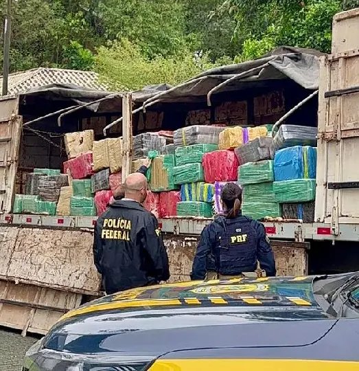 Polícia Federal e PRF apreende 7 toneladas de drogas em Barra Velha