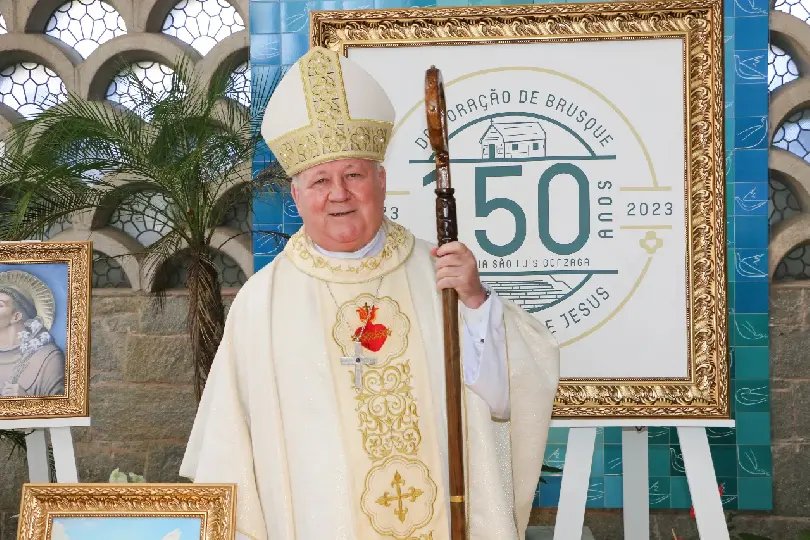Dom Wilson preside missa em homenagem aos professores