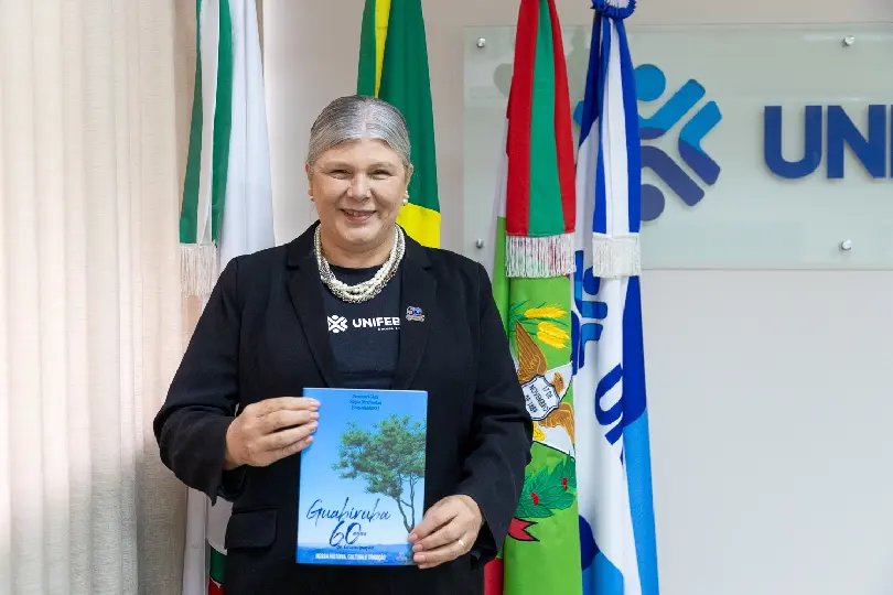 Livro sobre 60 anos de Guabiruba tem participação da reitora