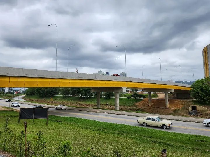 Nova ponte terá trânsito liberado no domingo