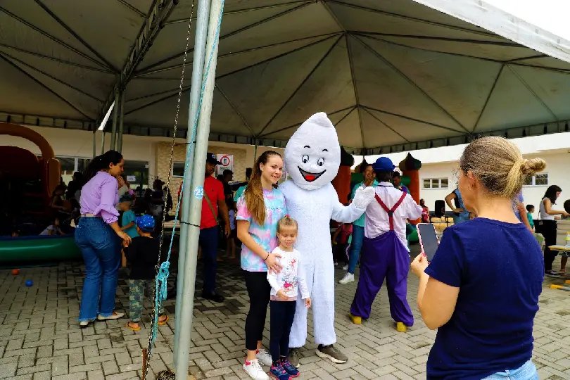 Mais de 350 pessoas foram imunizadas no Dia D