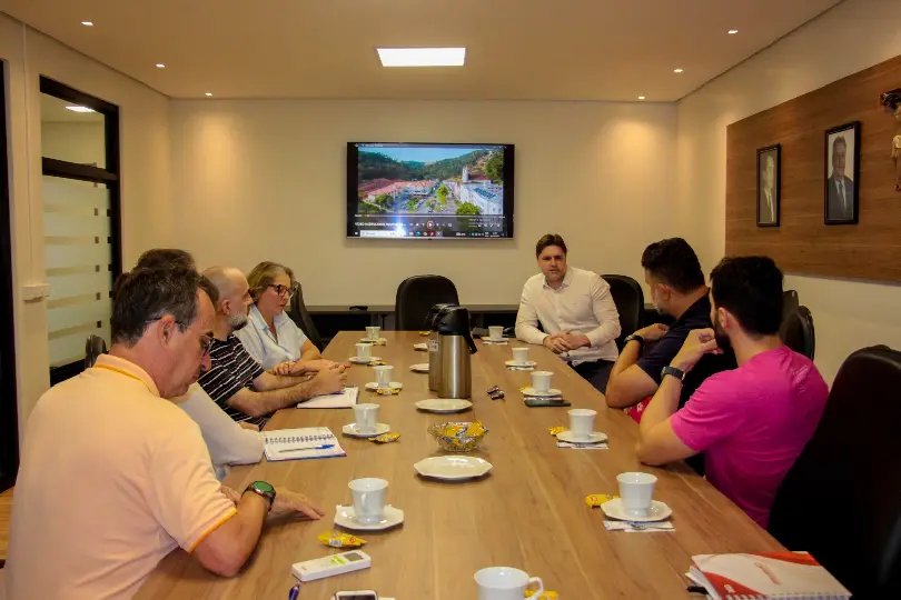 Fórum Sindical visita Hospital Azambuja e conhece projetos e avanços da instituição