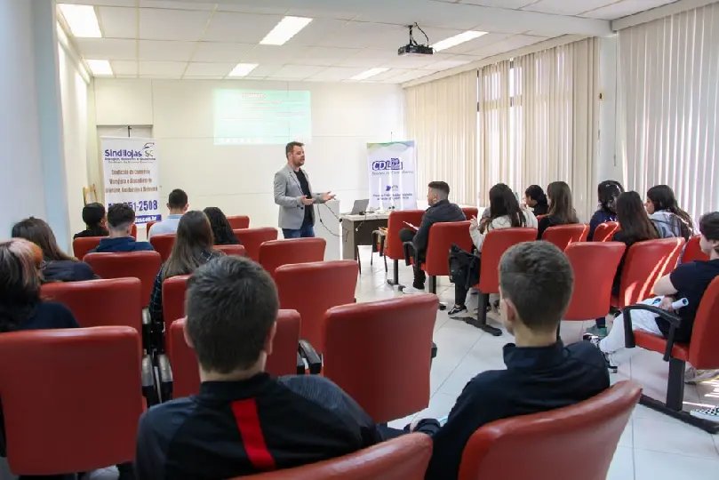 Últimos dias para se inscrever na Escola de Vendas da CDL 