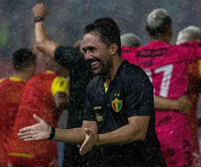 Brusque renova com Luizinho Lopes para 2024