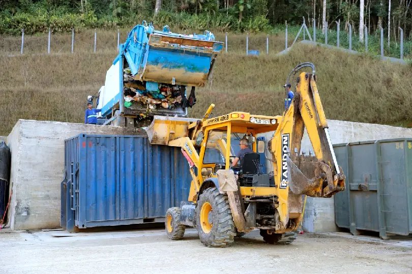 Coleta de lixo não acontece no feriado
