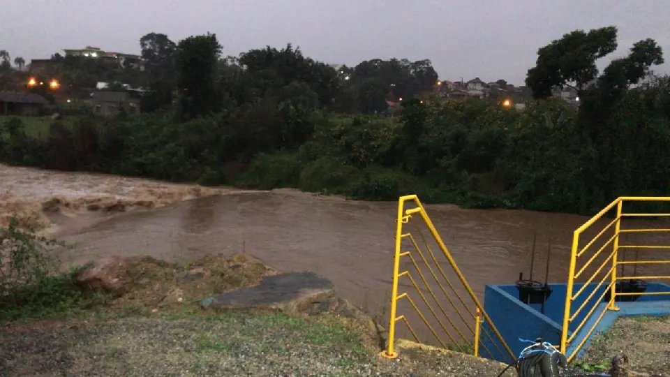 Pode faltar água em Brusque devido as fortes chuvas