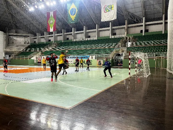  Handebol de Brusque estreia na regional dos Jasc