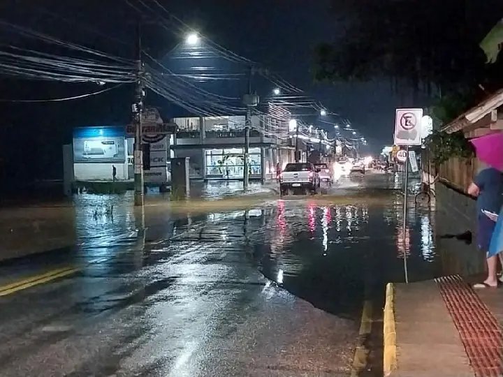 Rua General Osório registra pontos de alagamentos 