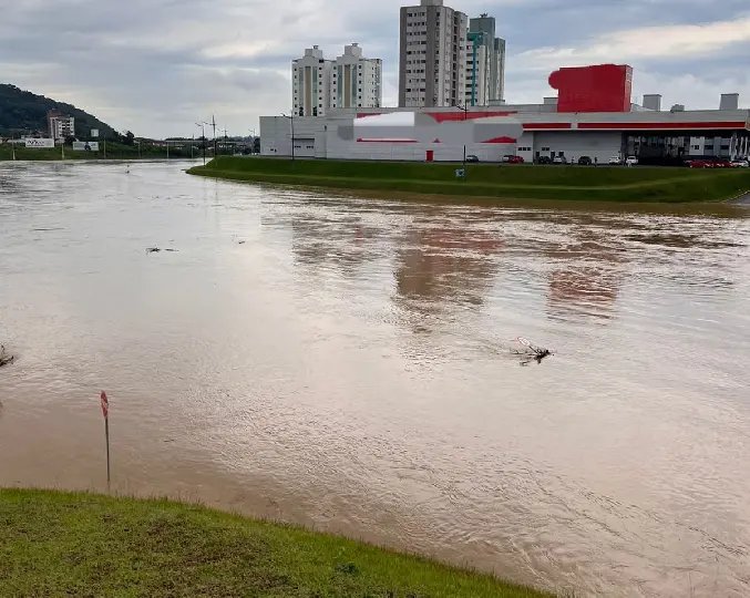 URGENTE - Rio Itajaí Mirim pode chegar a 8,40 m esta noite