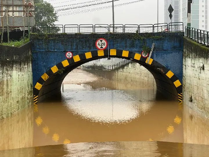 (URGENTE) Ponte do Terminal é interditada em Brusque