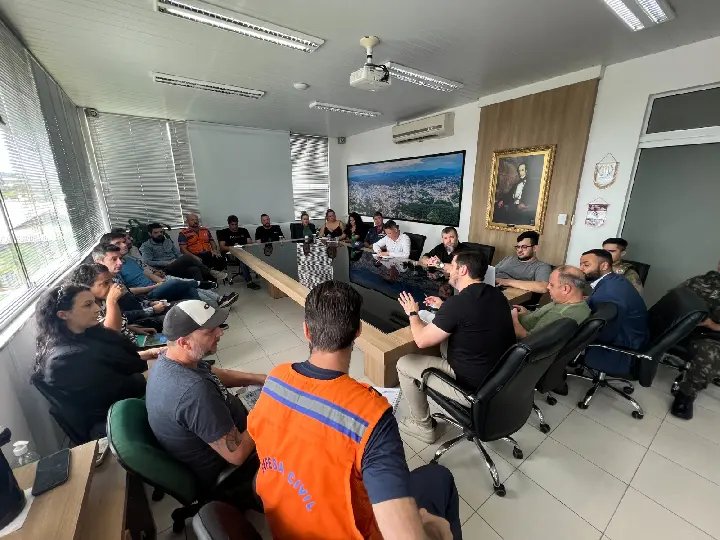 Reunião na Prefeitura define planos de ação para recuperação da cidade