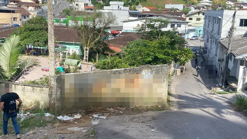 Polícia realiza operação contra o tráfico de drogas no Azambuja 