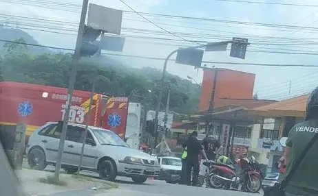 Motociclista fica ferida após acidente no bairro Paquetá 