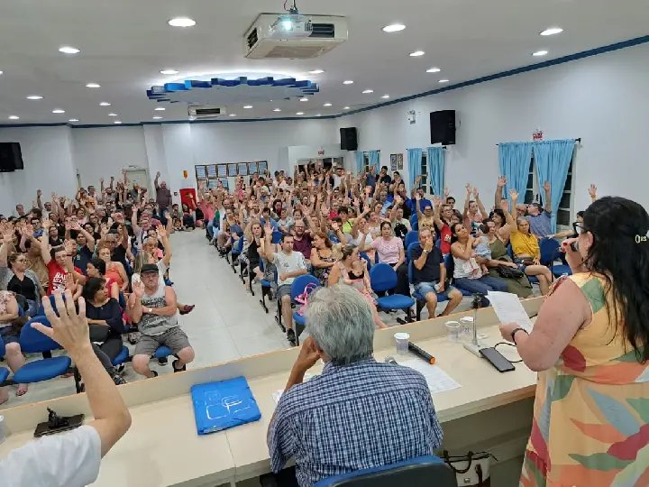 Servidores Públicos decidem que SINSEB deve continuar negociando