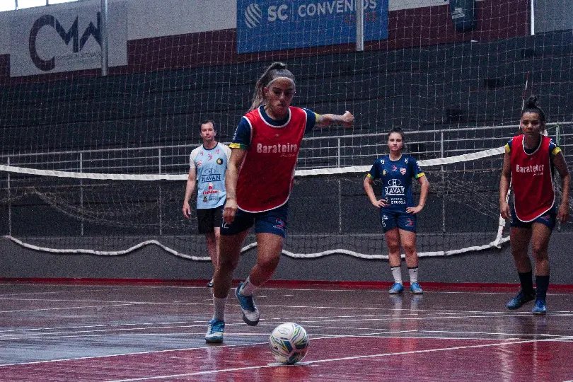 Barateiro Futsal busca título Catarinense