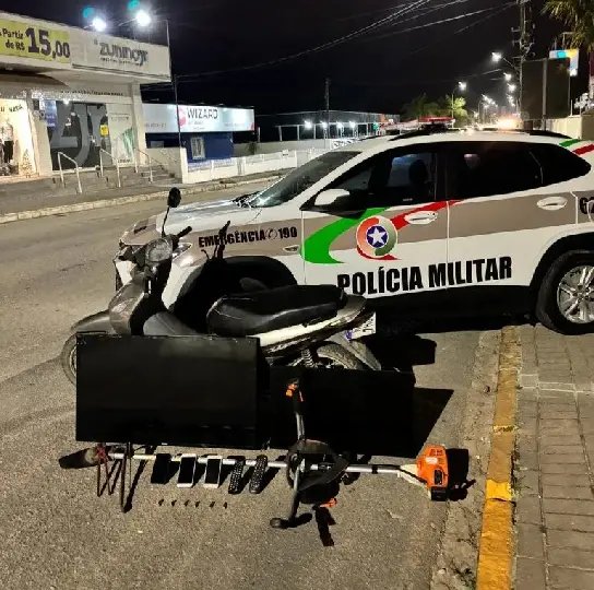 Abordagem da polícia localiza moto furtada e autor do crime