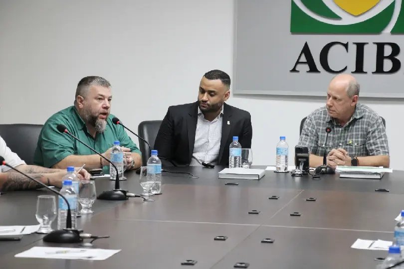 Reunião da diretoria da ACIBr recebe secretário municipal da Fazenda