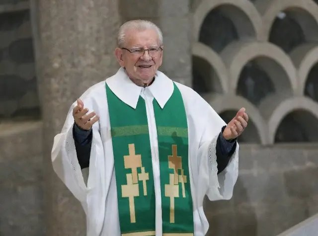 Morre, aos 94 anos, o padre Flávio Morelli