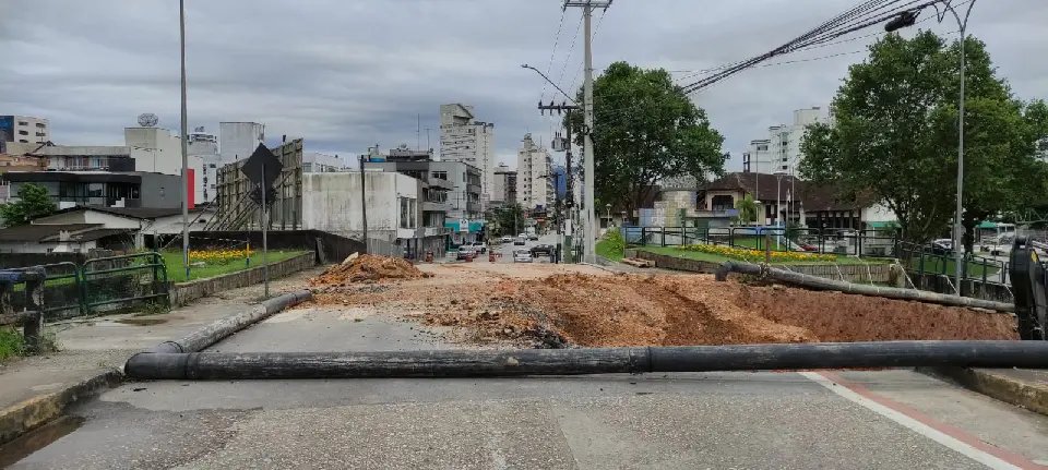 Além das máquinas, também há risco com a tubulação 