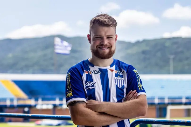 Brusque acerta contratação de volante que subiu para a Série A