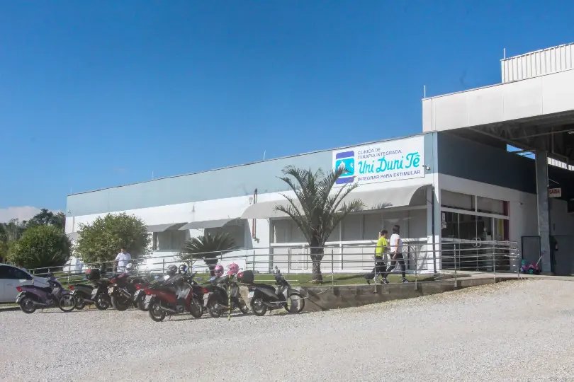 Apae divulga horários da Clínica Uni Duni Tê neste final de ano