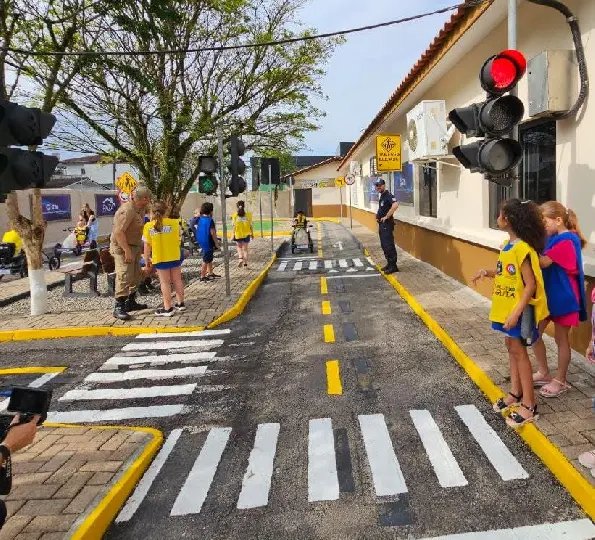 PM de Brusque realiza revitalização da Transitolândia