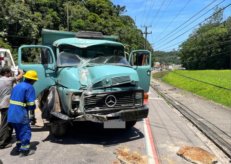 Após nove horas, fornecimento de energia é restabelecido em Brusque 