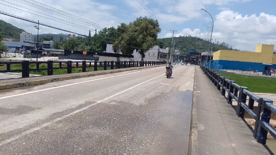 Ponte do terminal está liberada para o trânsito