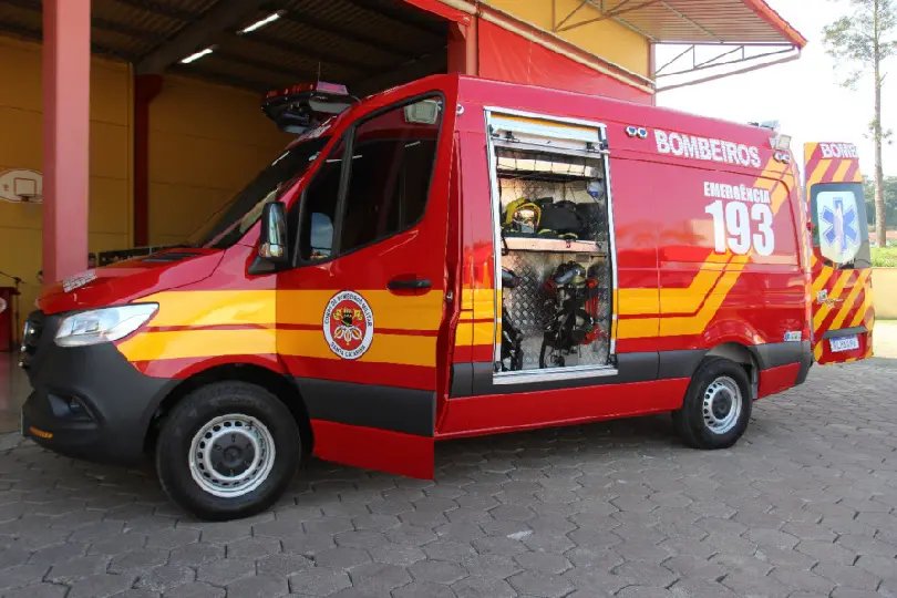 Criança de 2 anos se afoga em piscina de residência