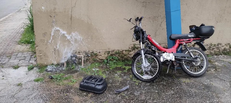 SAMU é acionado após jovem colidir mobilete em muro em Brusque 