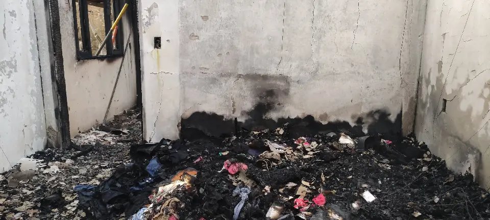 Família pede ajuda após casa ser atingida por incêndio