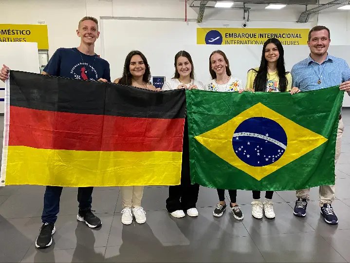 Estudantes do Colégio São Luiz embarcam para intercâmbio 