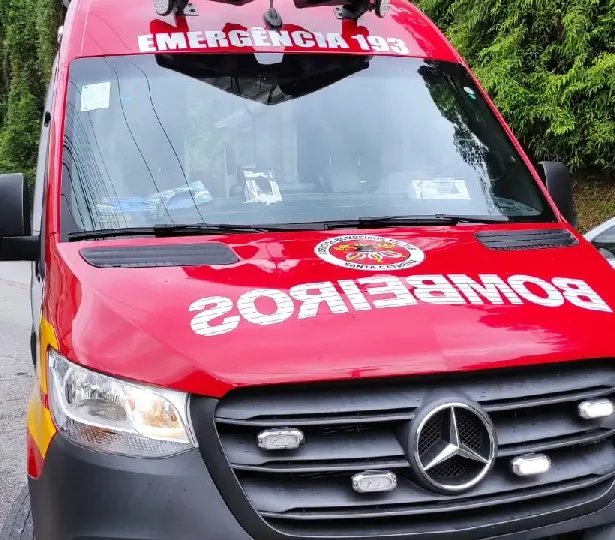 Adolescente é atropelada por carro em Brusque