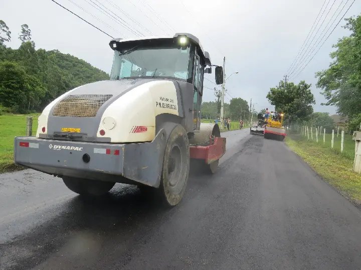 Trecho de via no Dom Joaquim recebe recapeamento asfáltico