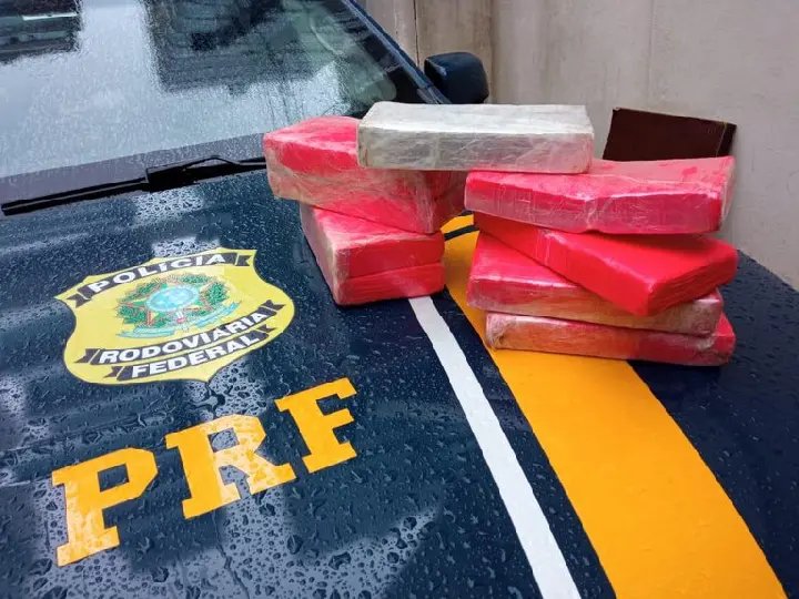 PRF prende homem transportando quase 10kg de cocaína 