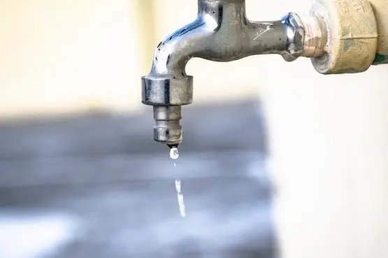 Moradora de Guabiruba será indenizada por erro de empresa de saneamento