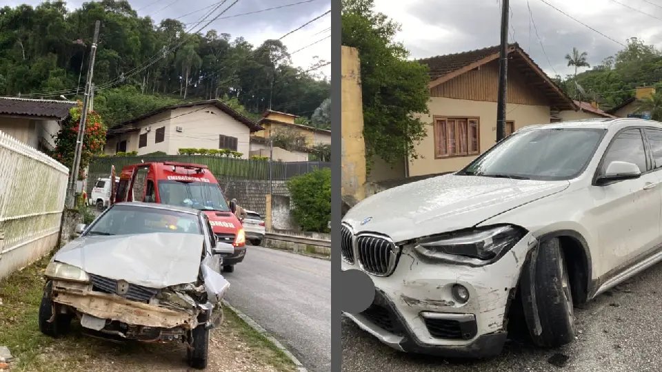 Carros colidem na descida da rua Gustavo Halfpap, em Brusque