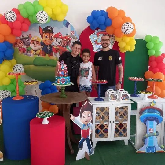 Policiais fazem surpresa de aniversário para menino em Guabiruba