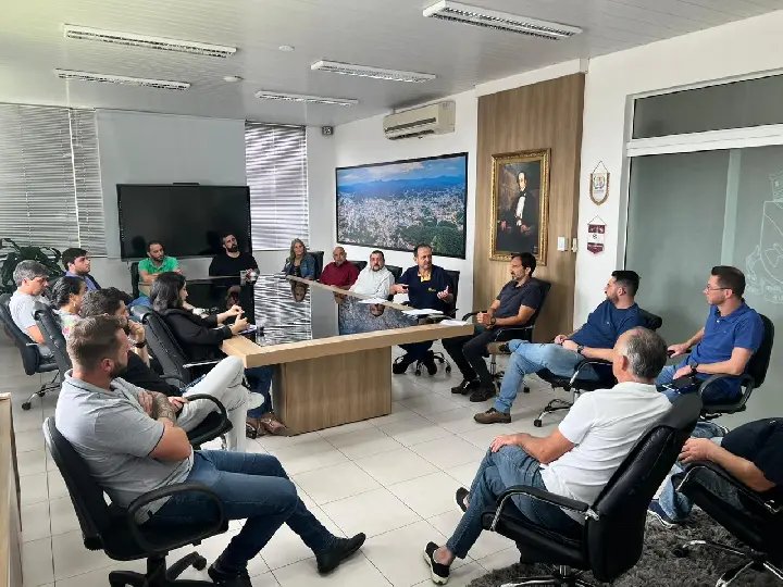Reunião reforça aproximação de Brusque com Celesc
