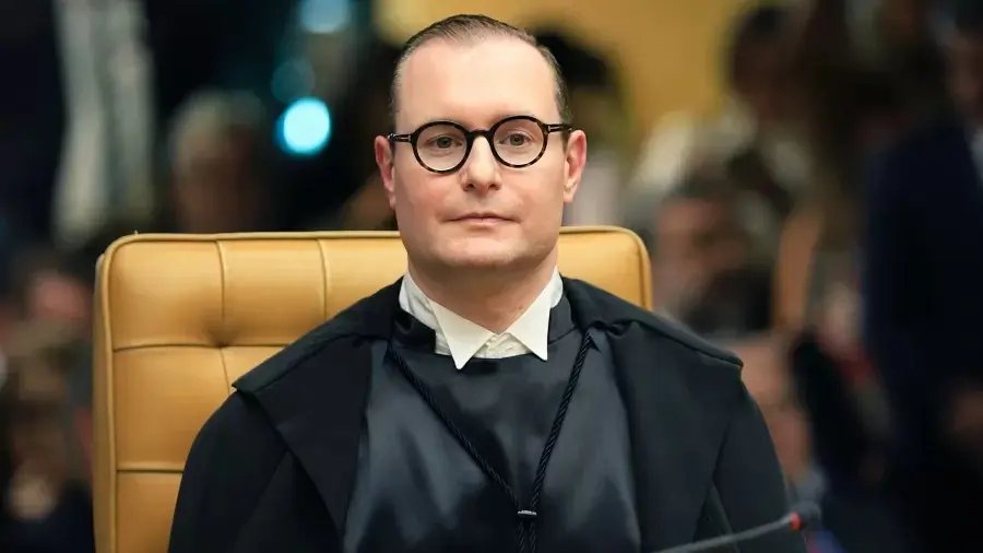STF suspende decretos de prefeituras sobre vacina em SC