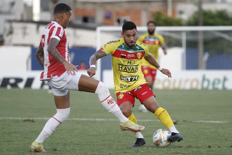 Brusque sai na frente, mas cede empate ao Hercílio Luz 