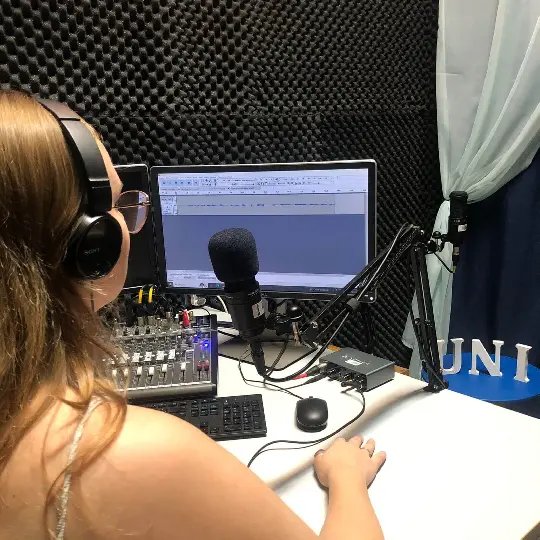 Futuros publicitários discutem marketing digital em podcast