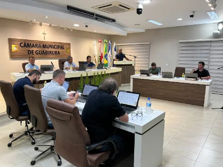 Vereadores de Guabiruba querem aumentar salários em 38%