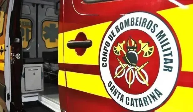 Homem sofre queda do telhado e está em estado grave