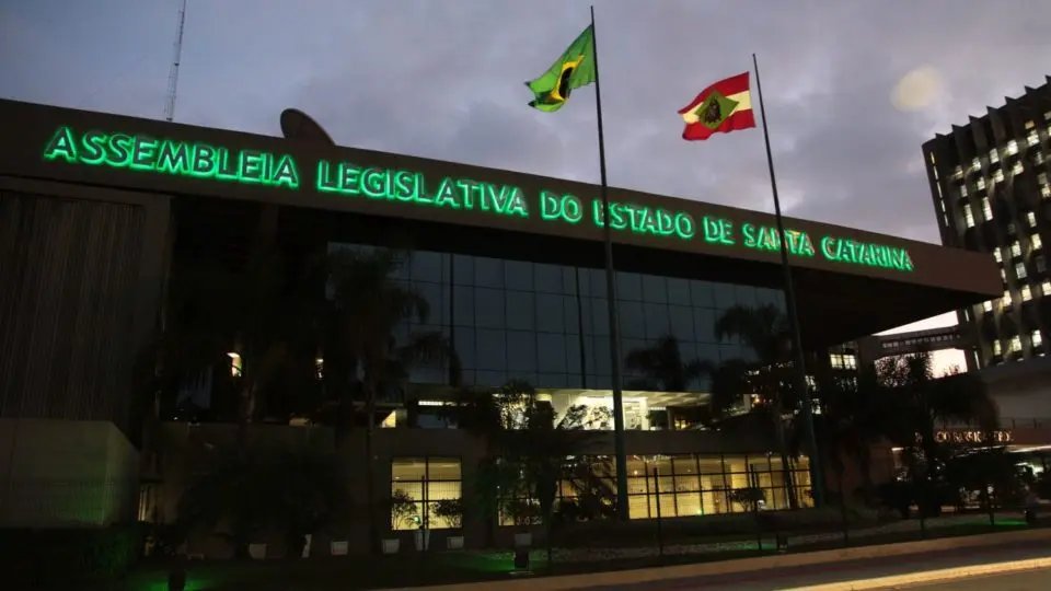 Presidente da Alesc busca por segurança nas escolas