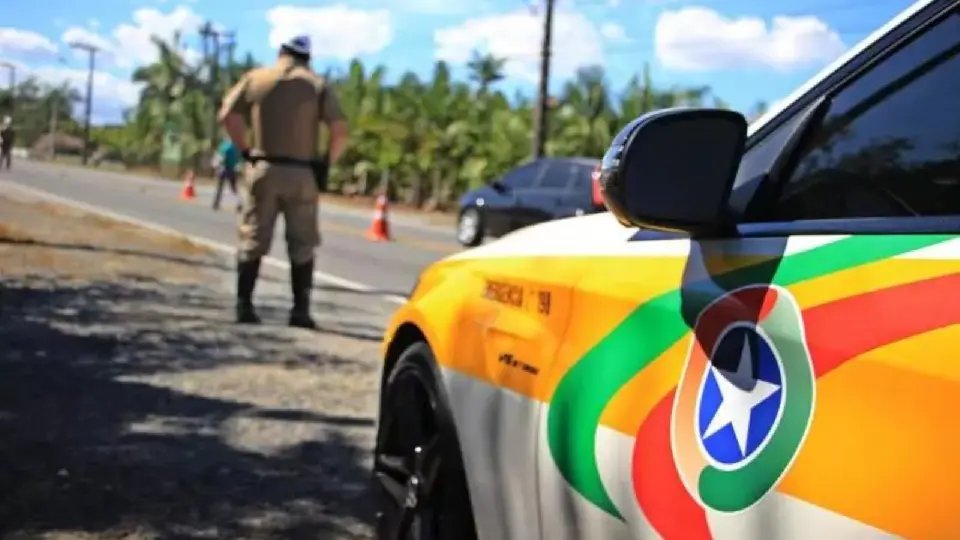 Saiba quanto custa uma multa por ultrapassagem em rodovia