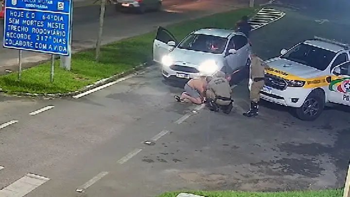 Policiais militares prestam apoio a duas famílias com crianças engasgadas 