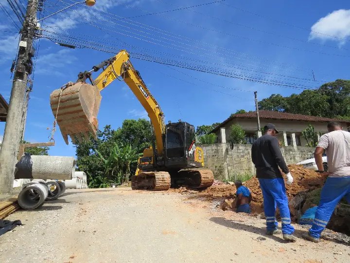 Prefeitura inicia obras na rua Augusto Bento de Mello